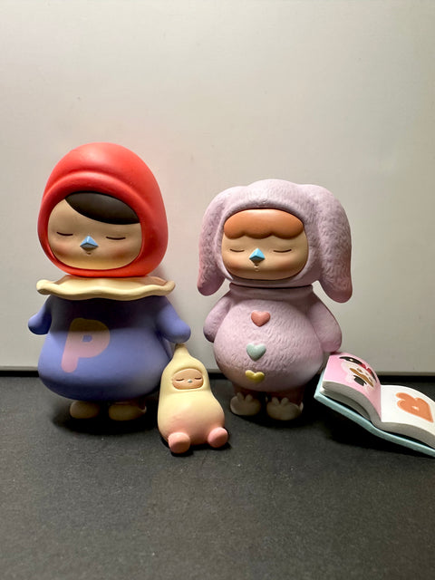 Sunday Claim Sale - Pucky loves to sleep