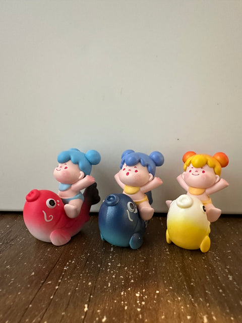 Woow Good Things Girls Riding Miniature Series