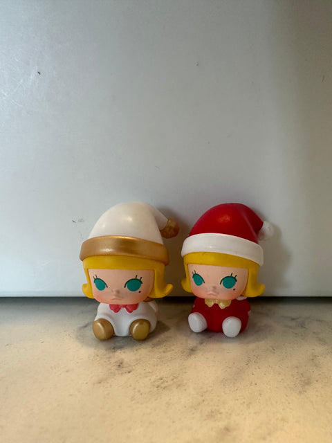 Sunday Claim Sale - Molly pair of Santa beans