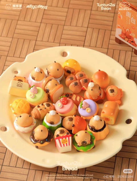 TuanTuan Zai Capybara Bread Bakery Miniature Series 2