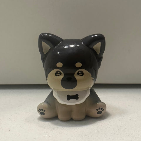 Strawberry Mousetta Dou Dou and Friends Mini Pets Series