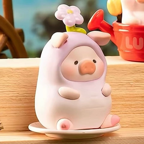 Lulu the Piggy Garden Miniatures Exclusive to 九木