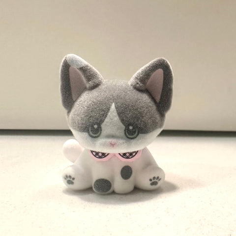 Strawberry Mousetta Dou Dou and Friends Mini Pets Series