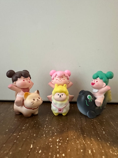 Woow Good Things Girls Riding Miniature Series