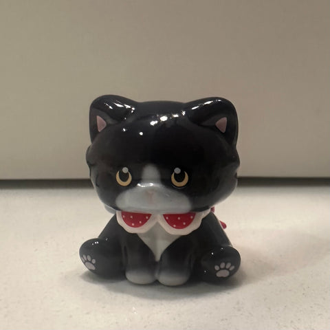 Strawberry Mousetta Dou Dou and Friends Mini Pets Series