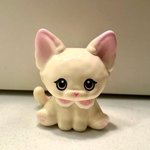Strawberry Mousetta Dou Dou and Friends Mini Pets Series
