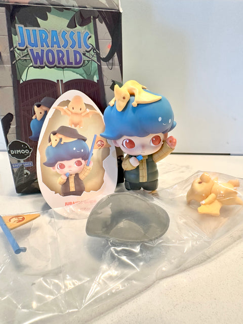 Sunday Claim Sale - Dimoo plays with Pterodactyl