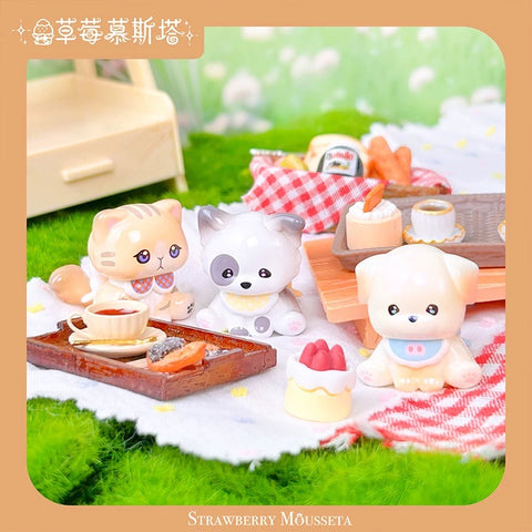 Strawberry Mousetta Dou Dou and Friends Mini Pets Series