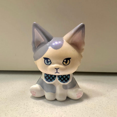 Strawberry Mousetta Dou Dou and Friends Mini Pets Series