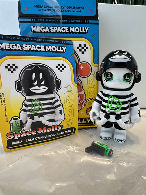 Sunday Claim Sale - Molly Durian Beetlejuice looking