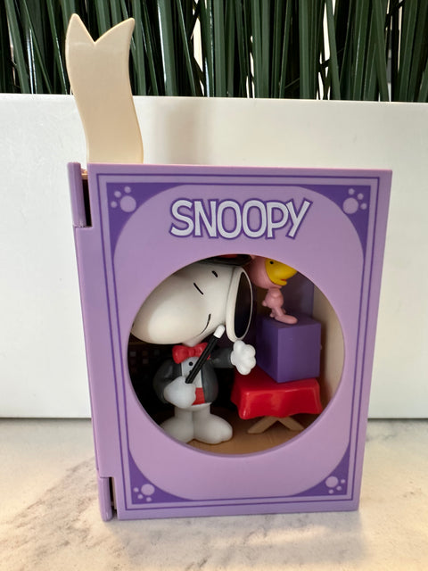 Sunday Claim Sale - Miniso Snoopy Book