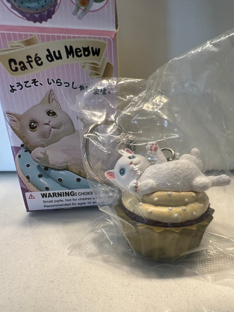 Sunday Claim Sale - Mini Kitty Cupcake Charm