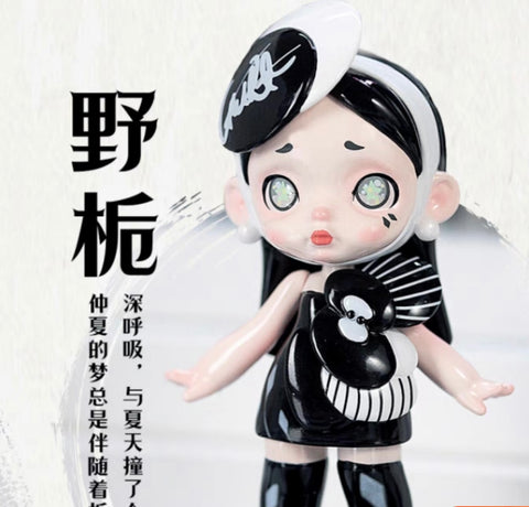 Laura The Charm of Faded Hues Series