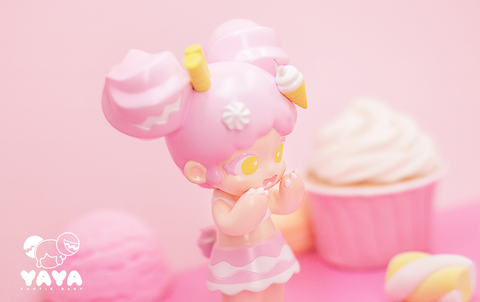 YAYA Strawberry Sundae