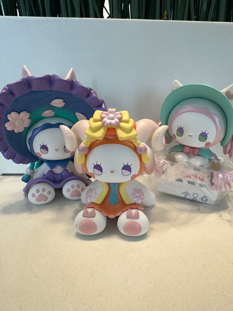 TDBF25 - lot of 3 Emma's