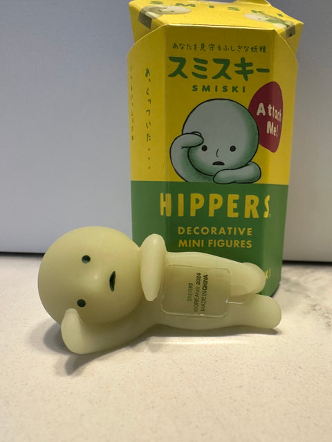 Sunday Claim Sale - Smiski hipper searching