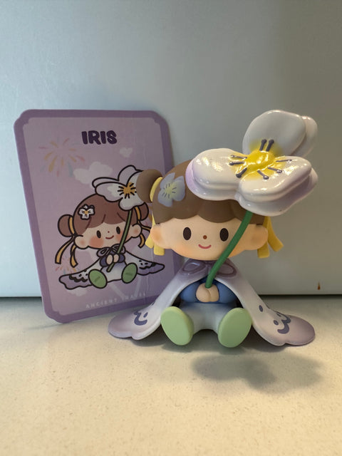 Sunday Claim Sale - Iris Molinta