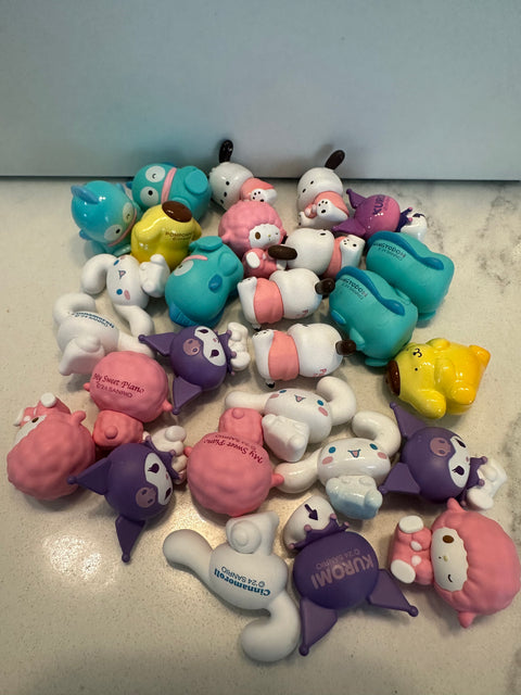 TDBF25 - So many Sanrio minis for your jar