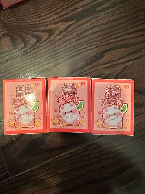 TDBF25 - little piggie OPEN BOX set of 3 no dupes within these 3