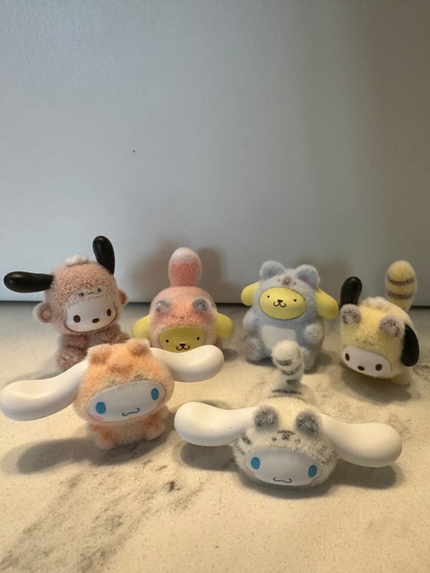 Sunday Claim Sale - Mini Pompom Pochacco and Cinnas